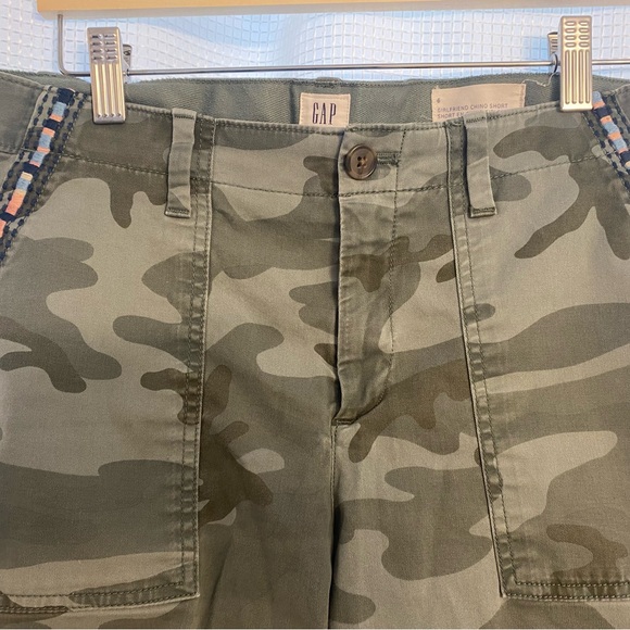 Gap Shorts - Picture 4 of 5